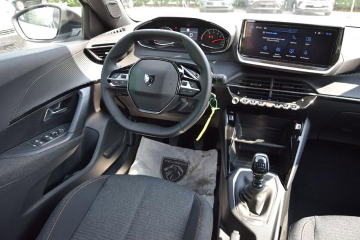Peugeot 2008 1.2 puretech Style s&s 100cv (9)