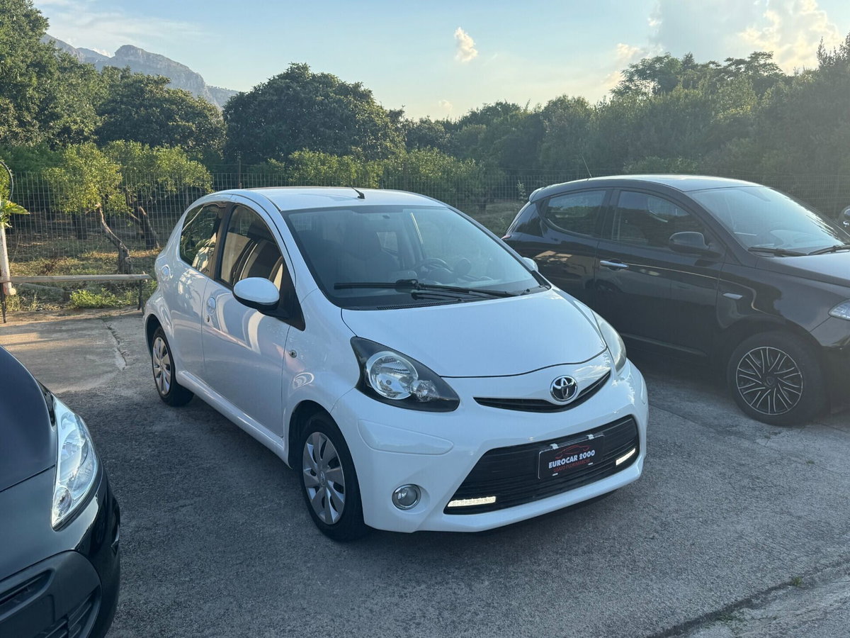 Toyota Aygo 1.0 12V VVT-i 5 porte Lounge Connect