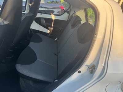 Toyota Aygo 1.0 12V VVT-i 5 porte Lounge Connect (10)