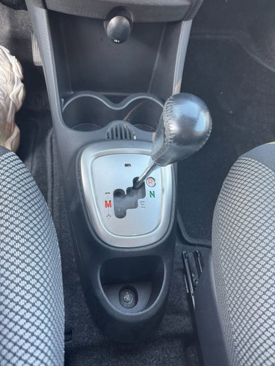 Toyota Aygo 1.0 12V VVT-i 5 porte Lounge Connect (13)