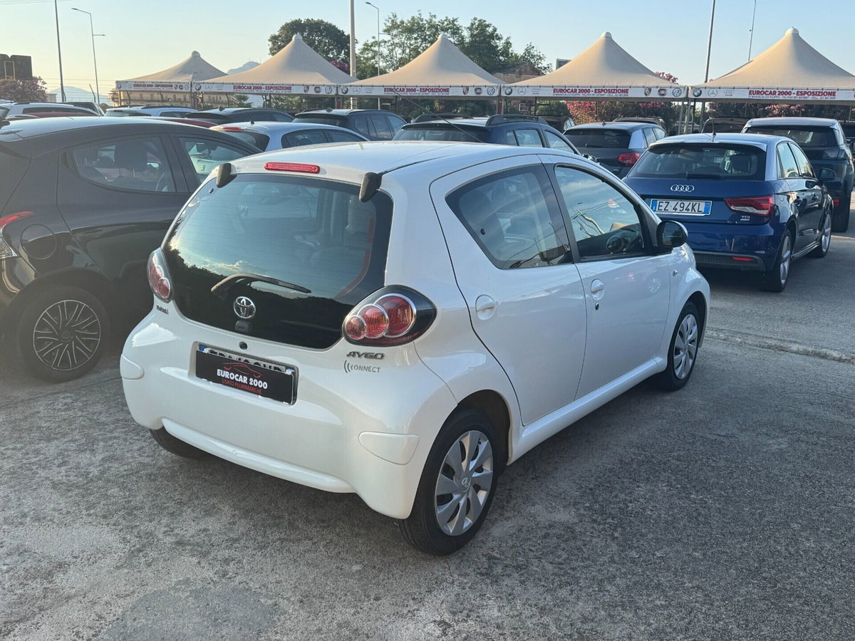 Toyota Aygo 1.0 12V VVT-i 5 porte Lounge Connect (4)