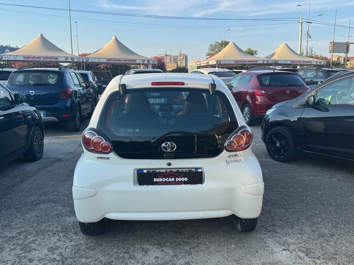 Toyota Aygo 1.0 12V VVT-i 5 porte Lounge Connect (5)