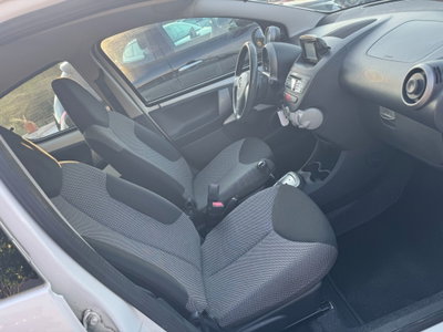 Toyota Aygo 1.0 12V VVT-i 5 porte Lounge Connect (9)