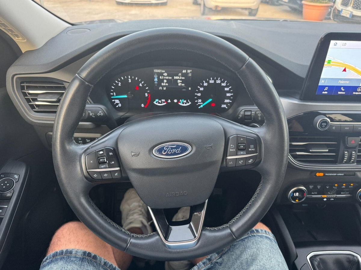 Ford Kuga 1.5 EcoBlue 120 CV 2WD Titanium (9)