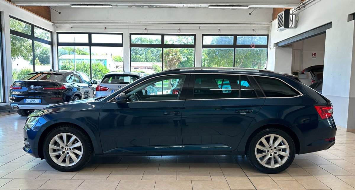 Skoda Superb Station Wagon 2.0 TDI DSG Wagon Ambition (16)