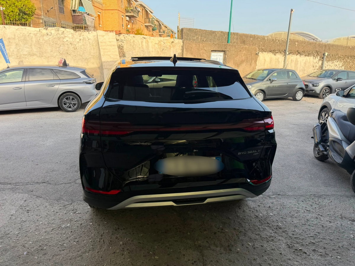 Byd Seal U DM-i 1.5 phev Design awd (5)