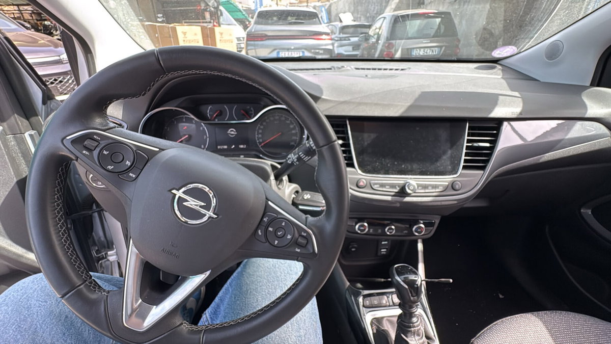 Opel Crossland 1.2 Elegance s&s 110cv (9)