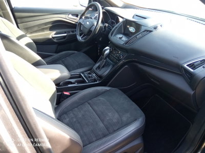 Ford Kuga 2.0 TDCI 150 CV S&S 4WD Powershift ST-Line (10)