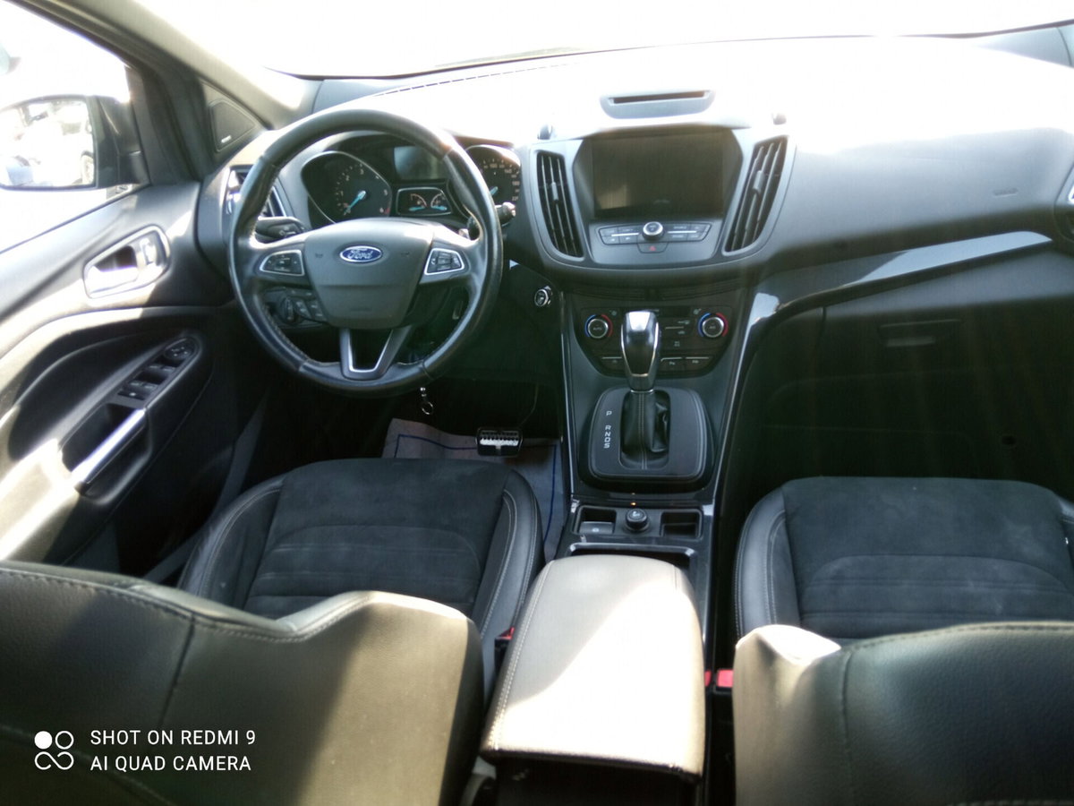 Ford Kuga 2.0 TDCI 150 CV S&S 4WD Powershift ST-Line (16)