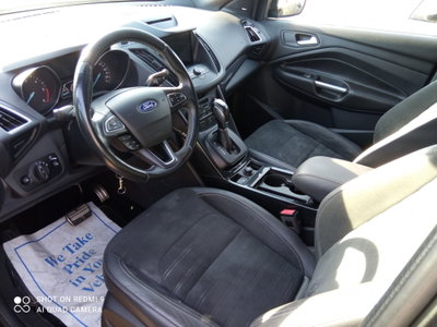 Ford Kuga 2.0 TDCI 150 CV S&S 4WD Powershift ST-Line (17)