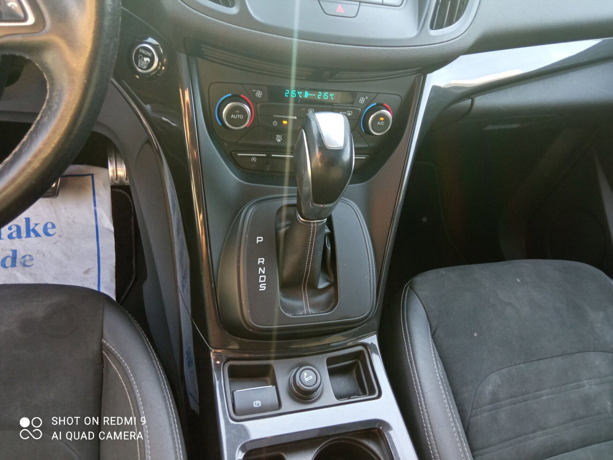 Ford Kuga 2.0 TDCI 150 CV S&S 4WD Powershift ST-Line (18)