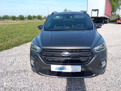 Ford Kuga 2.0 TDCI 150 CV S&S 4WD Powershift ST-Line (3)
