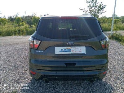 Ford Kuga 2.0 TDCI 150 CV S&S 4WD Powershift ST-Line (6)