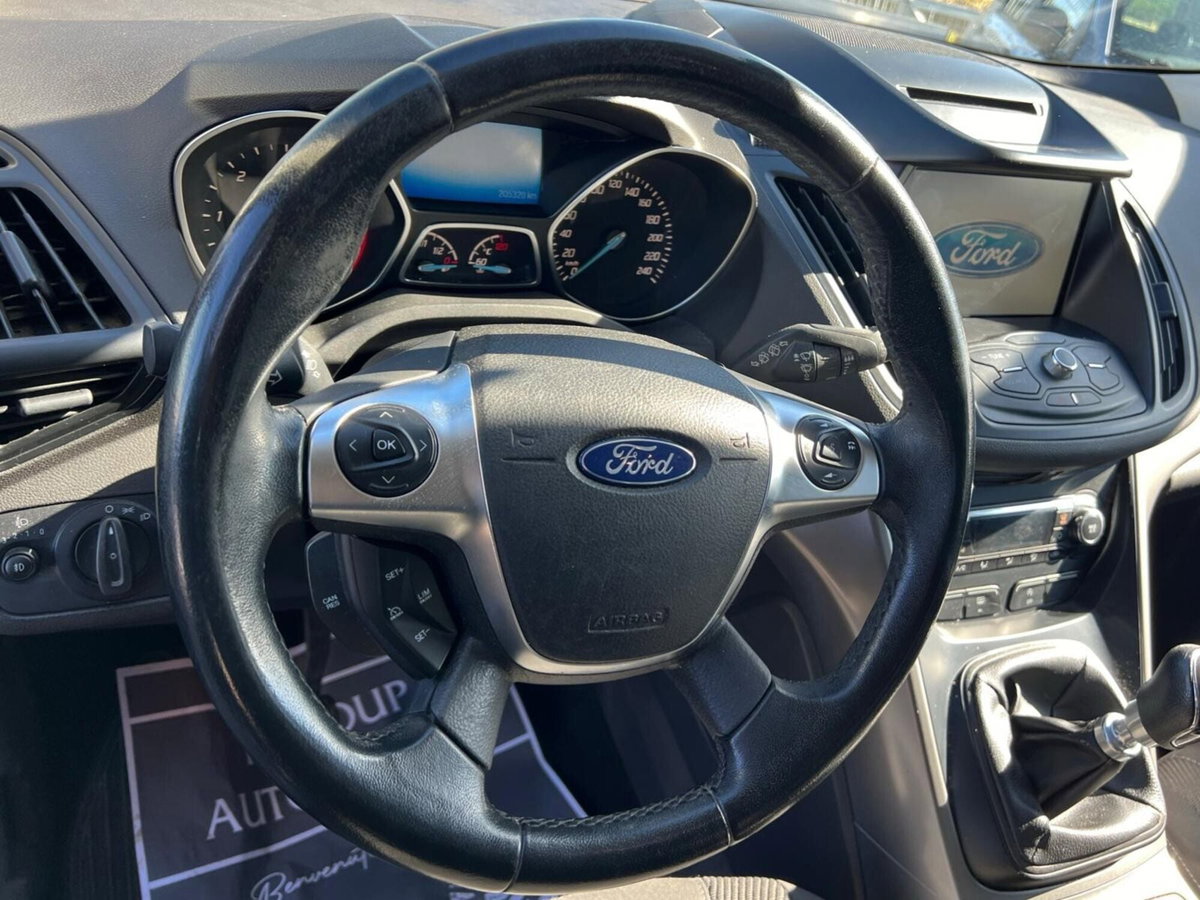 Ford Kuga 2.0 TDCI 120 CV S&S 2WD Titanium X (16)