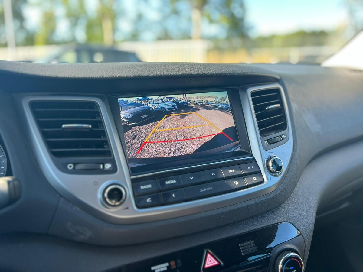 Hyundai Tucson 1.7 CRDi Comfort (18)