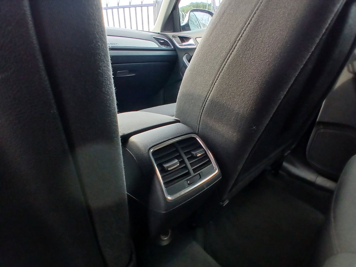 Audi Q3 2.0 TDI 177 CV quattro S tronic Business Plus (12)