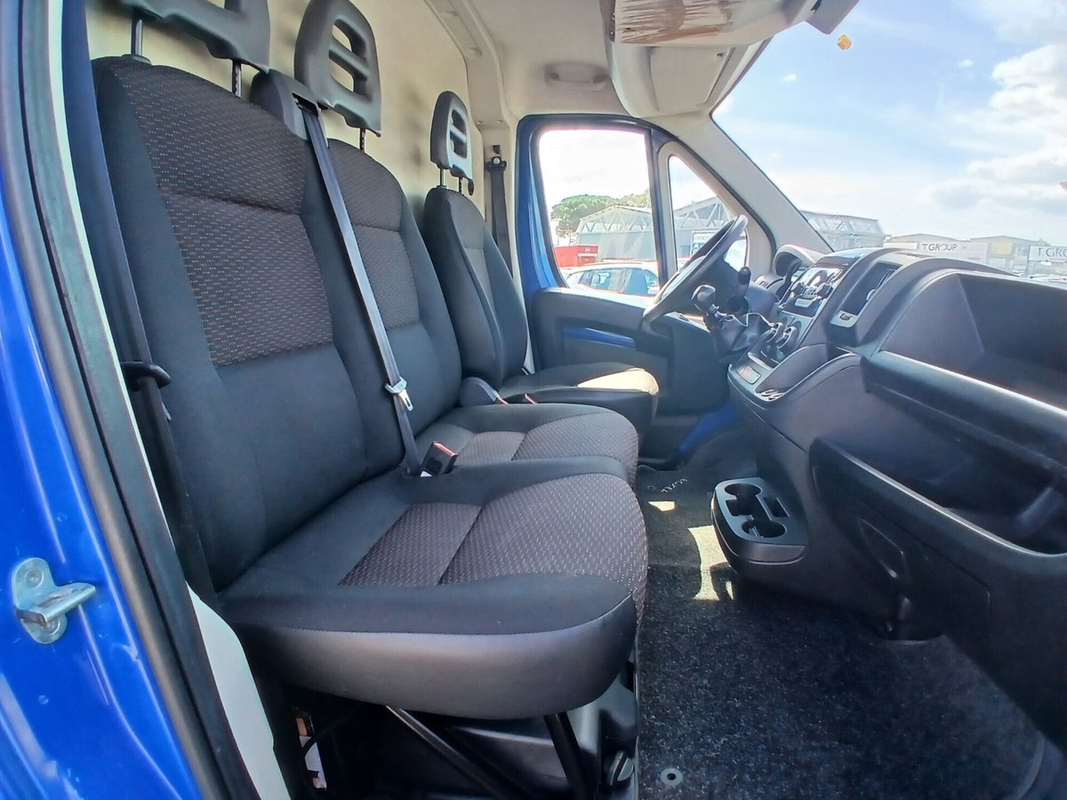 Peugeot Boxer Furgone 333 BlueHDi 140 S&S PM-TM Combi Comfort (12)