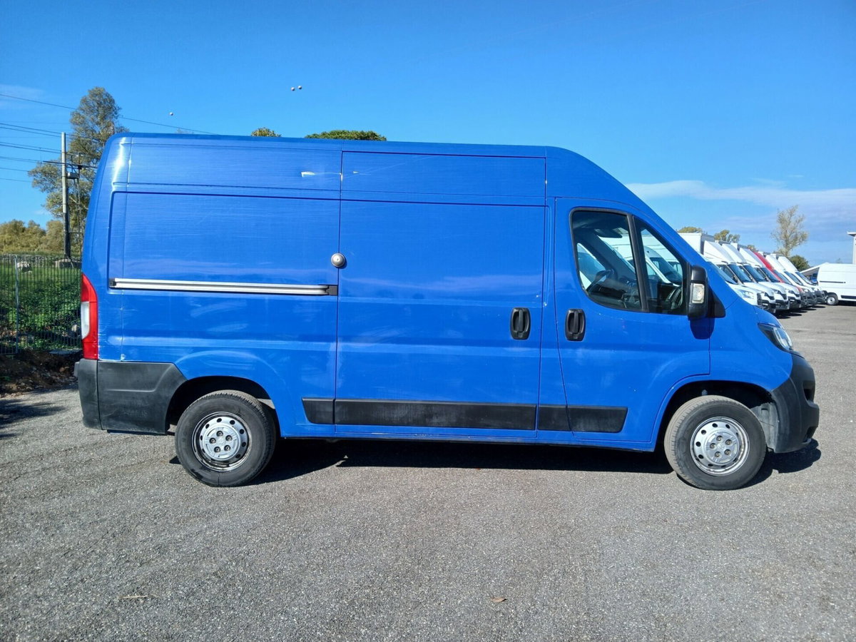 Peugeot Boxer Furgone 330 2.2 BlueHDi 140 S&S PC-TN Furgone Premium (2)