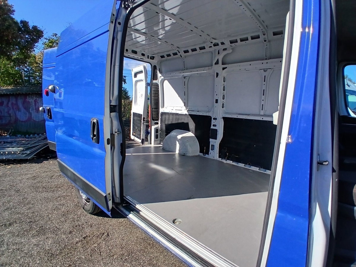 Peugeot Boxer Furgone 330 2.2 BlueHDi 140 S&S PC-TN Furgone Premium (7)