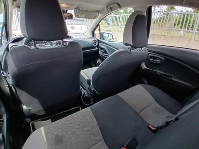 Toyota Yaris 1.0 72 CV 5 porte Active (18)