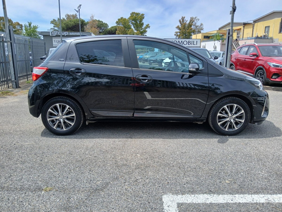 Toyota Yaris 1.0 72 CV 5 porte Active (4)