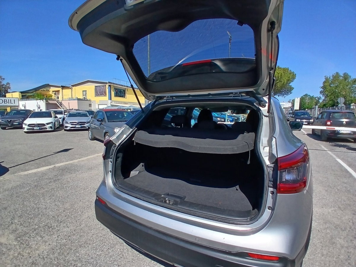 Nissan Qashqai 1.5 dCi Visia (19)