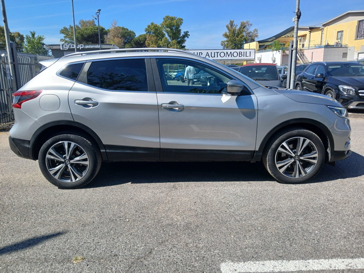 Nissan Qashqai 1.5 dCi Visia (4)