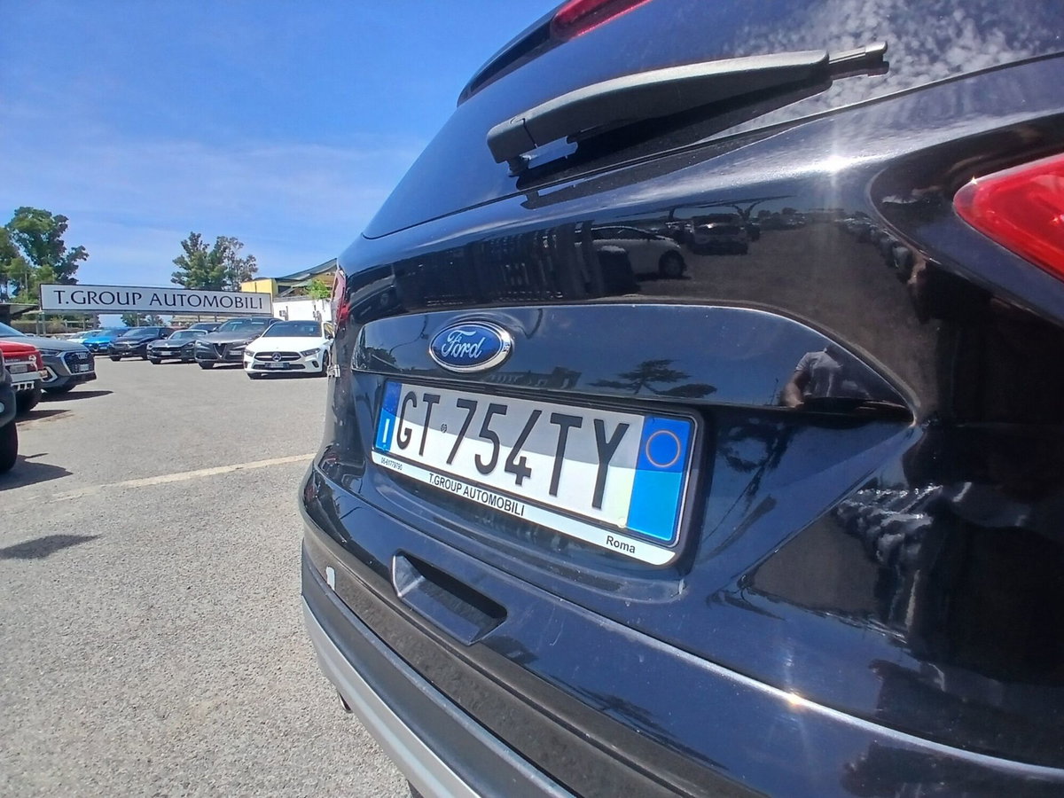 Ford Kuga 2.0 TDCI 150 CV S&S 2WD Titanium (13)