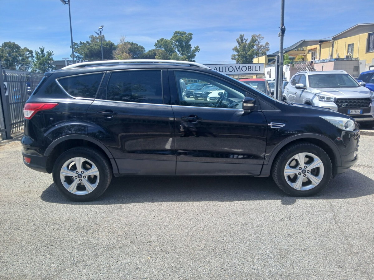Ford Kuga 2.0 TDCI 150 CV S&S 2WD Titanium (4)