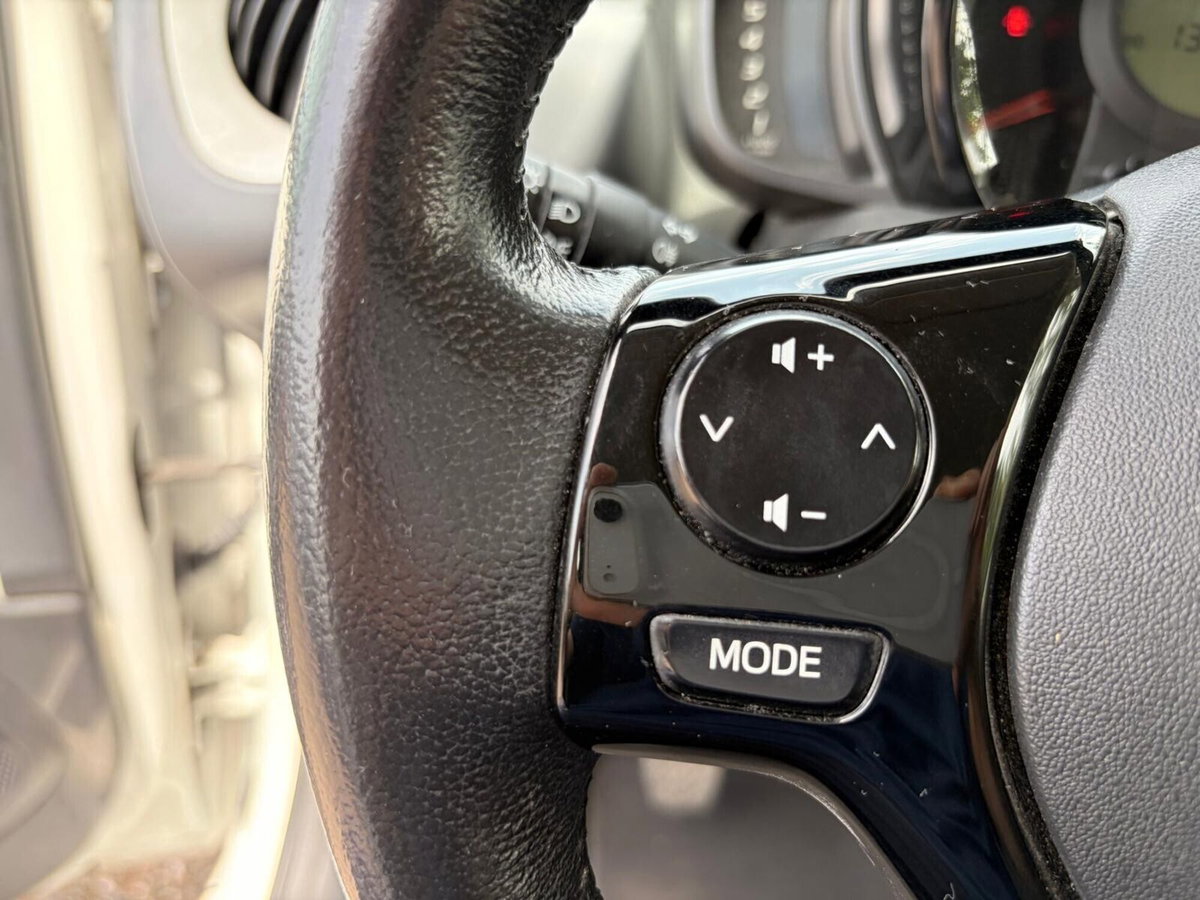 Toyota Aygo Connect 1.0 VVT-i 72 CV 5 porte x-play (12)