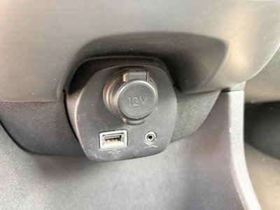 Toyota Aygo Connect 1.0 VVT-i 72 CV 5 porte x-play (14)