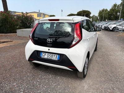 Toyota Aygo Connect 1.0 VVT-i 72 CV 5 porte x-play (3)
