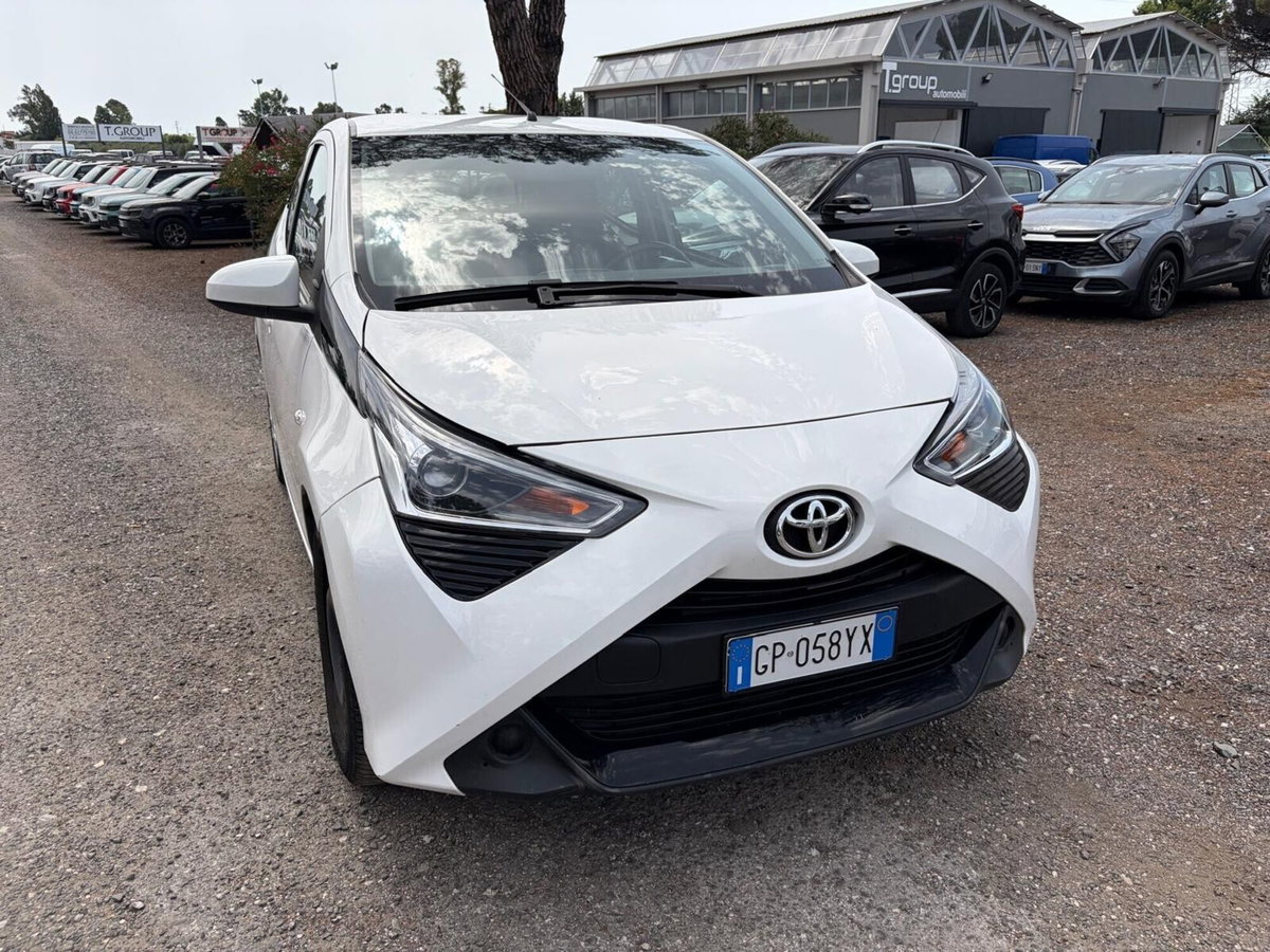 Toyota Aygo Connect 1.0 VVT-i 72 CV 5 porte x-play (7)