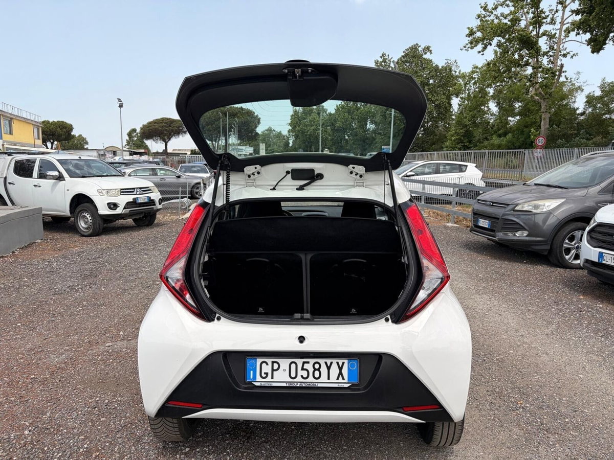 Toyota Aygo Connect 1.0 VVT-i 72 CV 5 porte x-play (8)