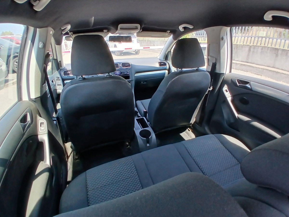 Volkswagen Golf 1.6 TDI DPF 5p. Comfortline (15)