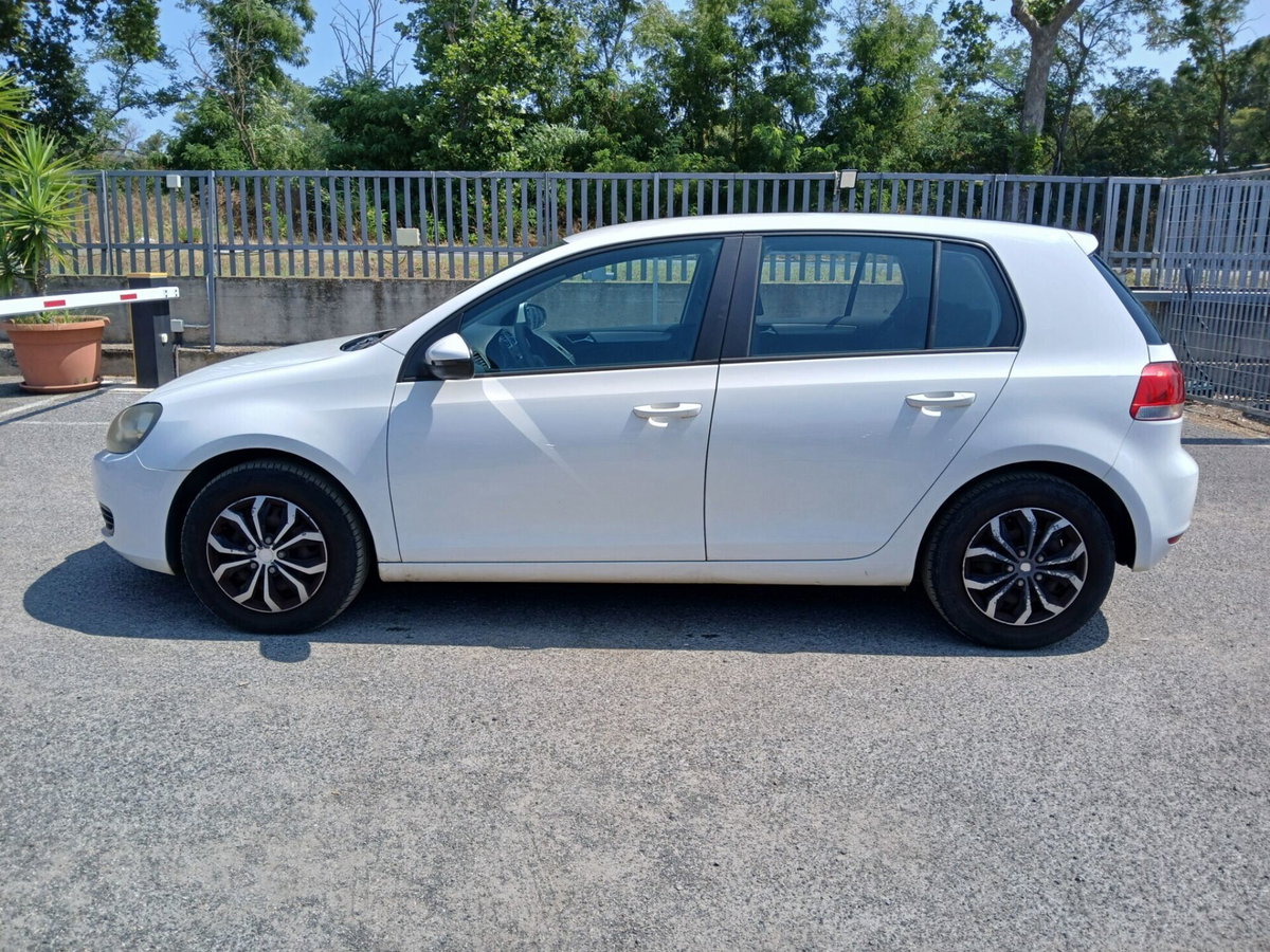 Volkswagen Golf 1.6 TDI DPF 5p. Comfortline (8)