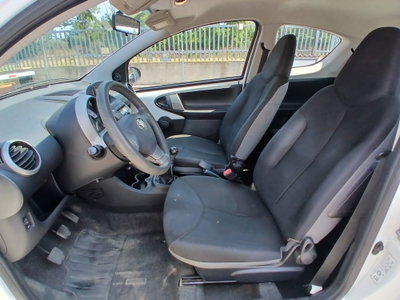 Toyota Aygo 1.0 12V VVT-i 3 porte Active Connect (11)