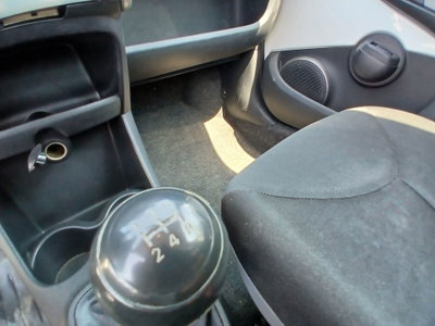 Toyota Aygo 1.0 12V VVT-i 3 porte Active Connect (13)