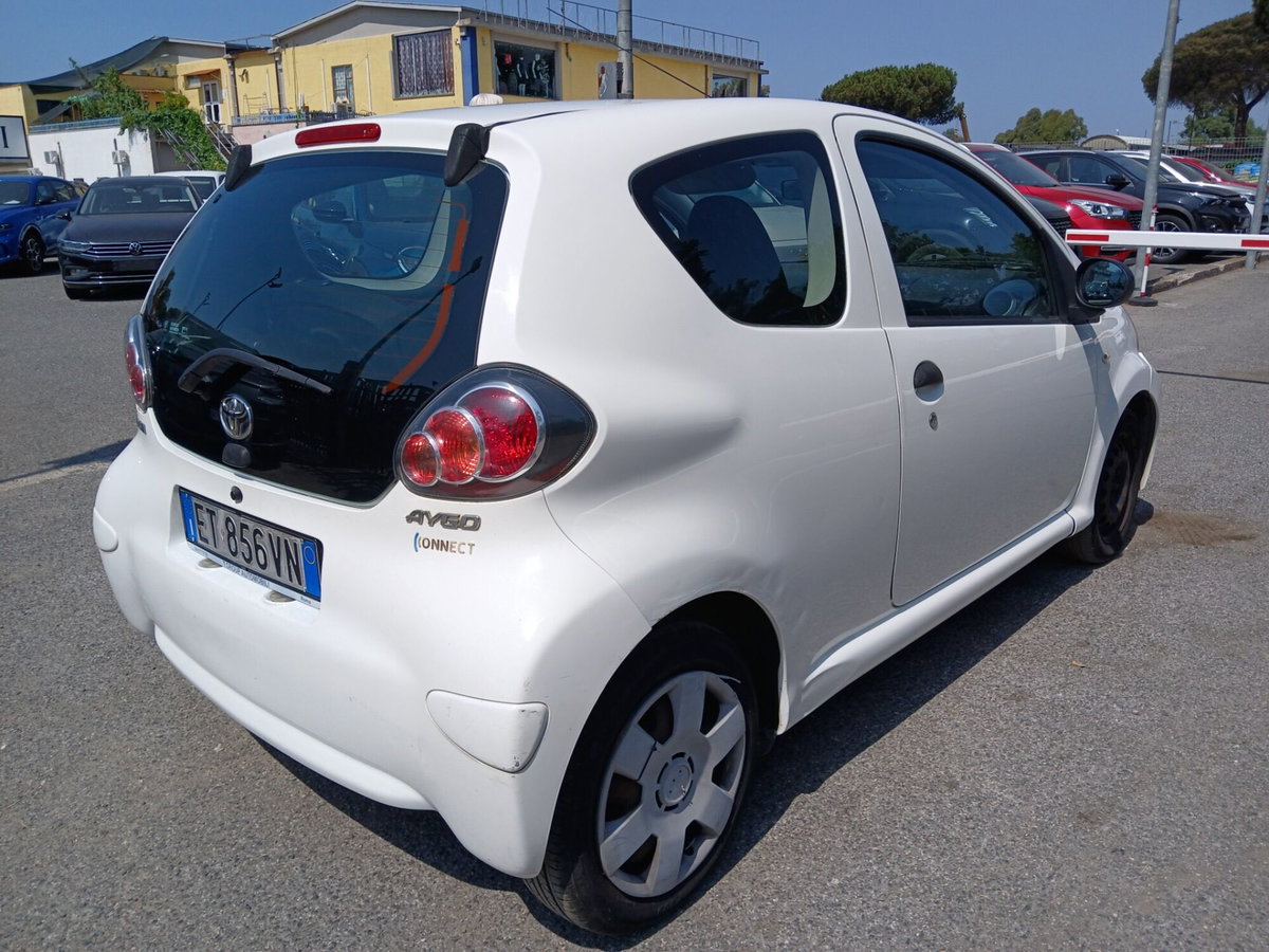 Toyota Aygo 1.0 12V VVT-i 3 porte Active Connect (5)