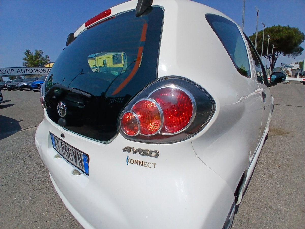 Toyota Aygo 1.0 12V VVT-i 3 porte Active Connect (9)