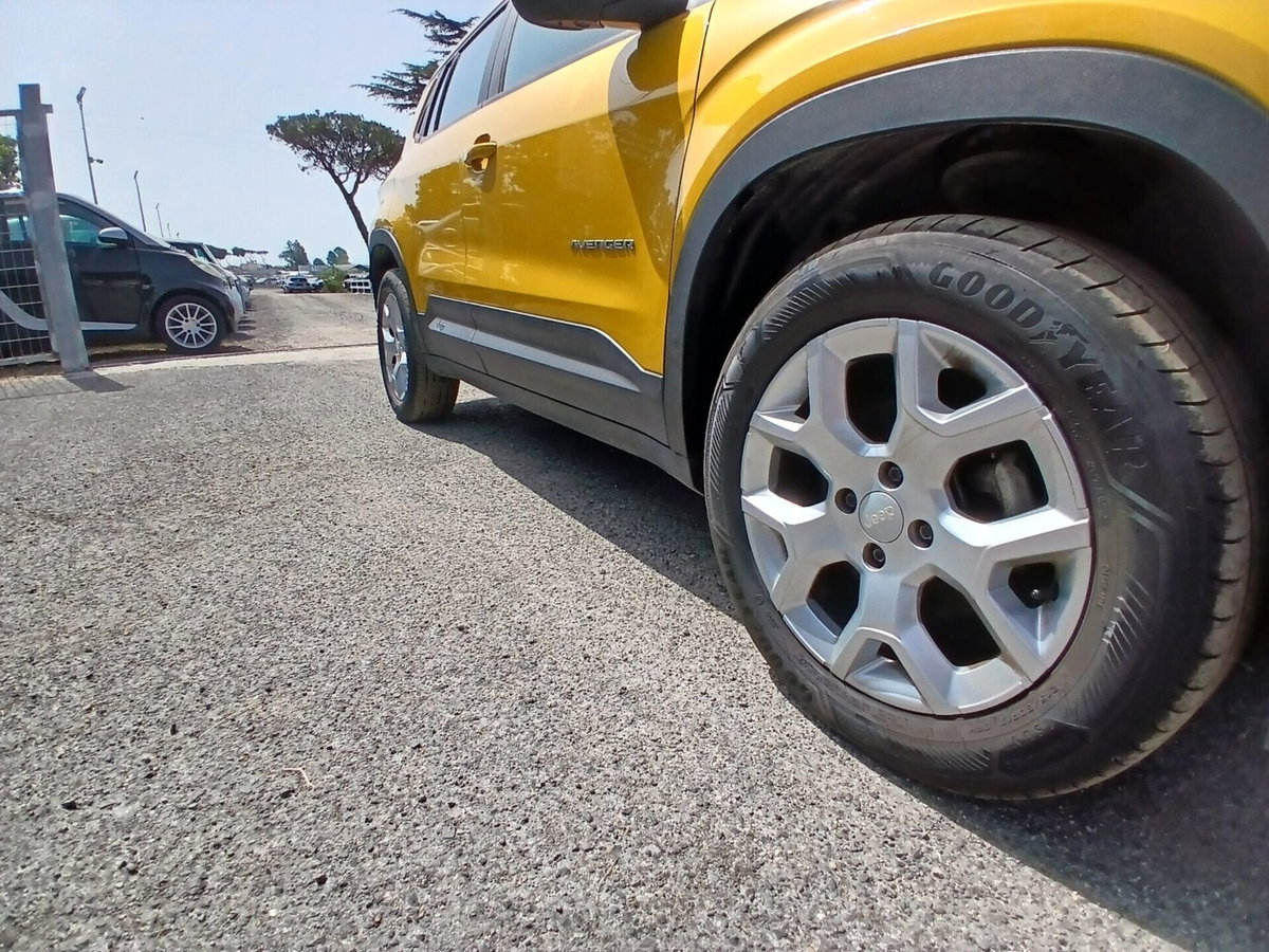 Jeep Avenger 1.2 turbo Altitude fwd 100cv (11)
