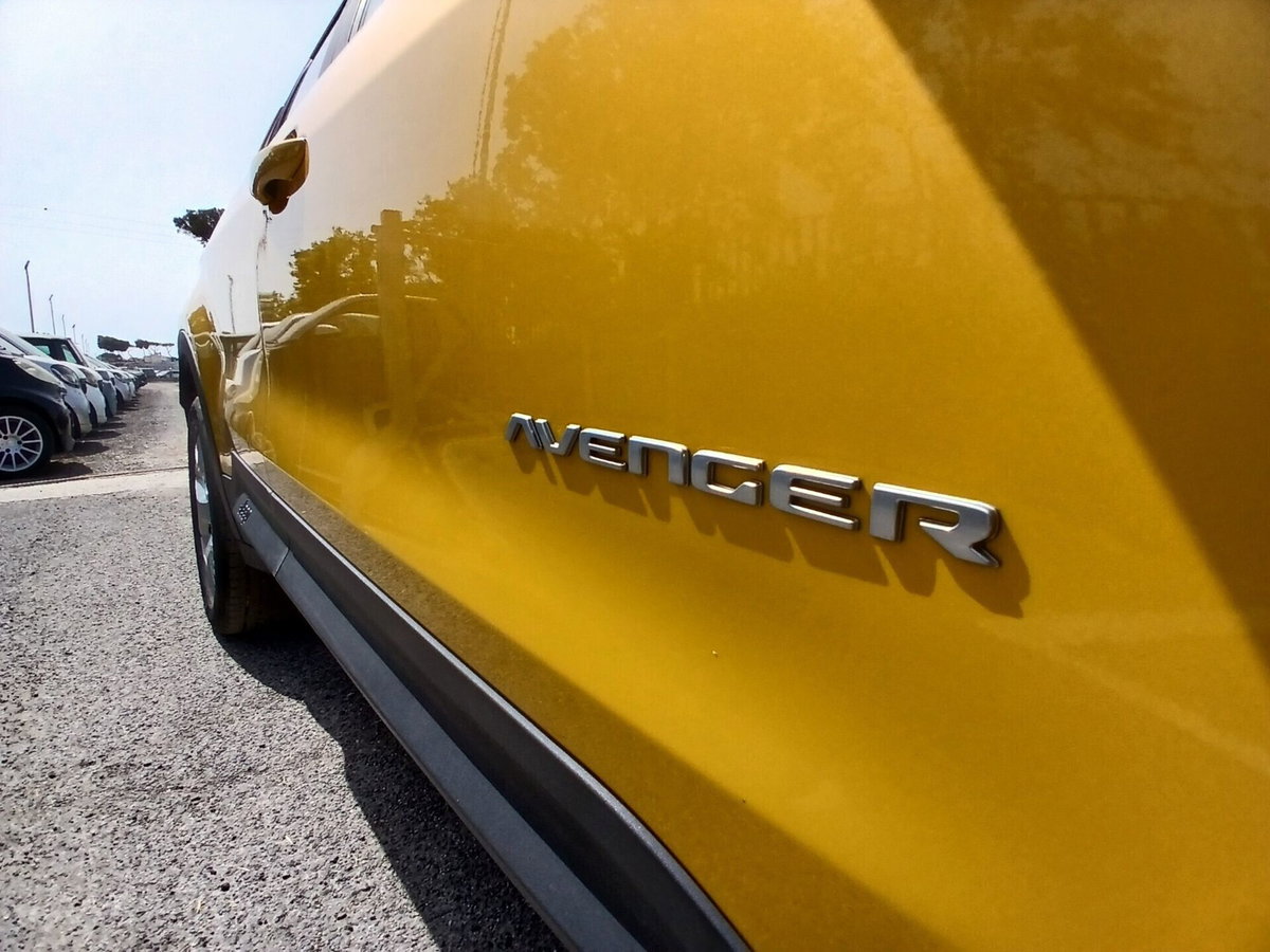 Jeep Avenger 1.2 turbo Altitude fwd 100cv (12)