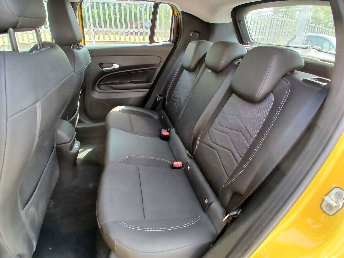 Jeep Avenger 1.2 turbo Altitude fwd 100cv (19)