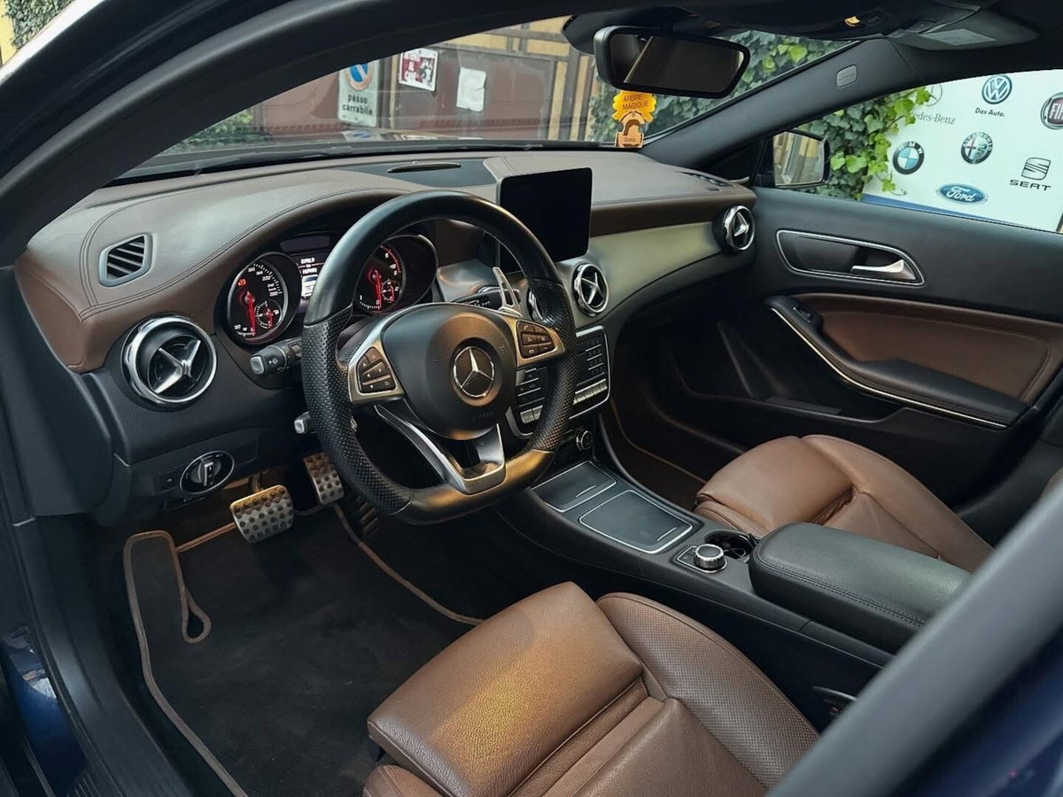 Mercedes-Benz GLA SUV 220 d Automatic 4Matic Premium (5)