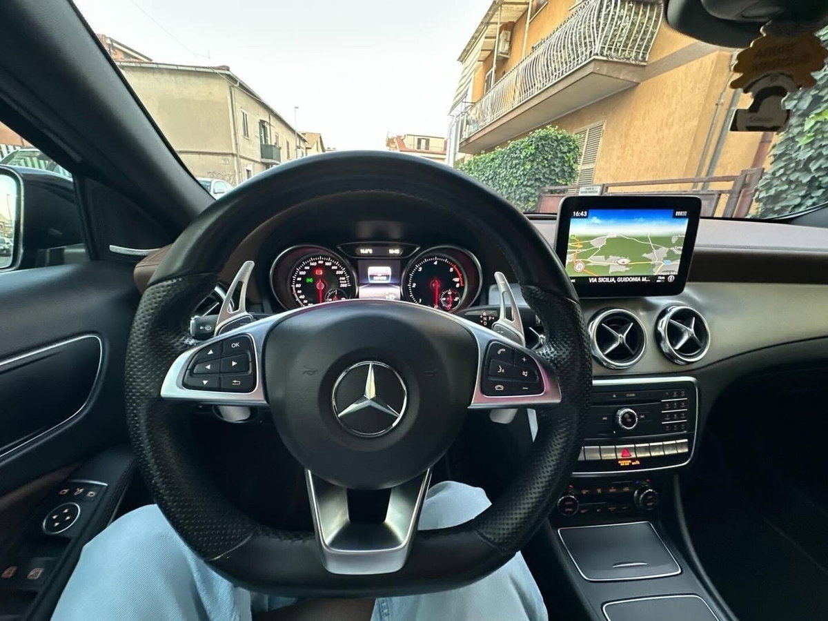 Mercedes-Benz GLA SUV 220 d Automatic 4Matic Premium (6)