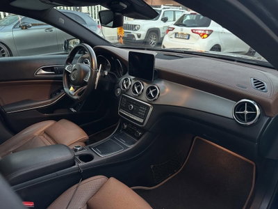 Mercedes-Benz GLA SUV 220 d Automatic 4Matic Premium (8)