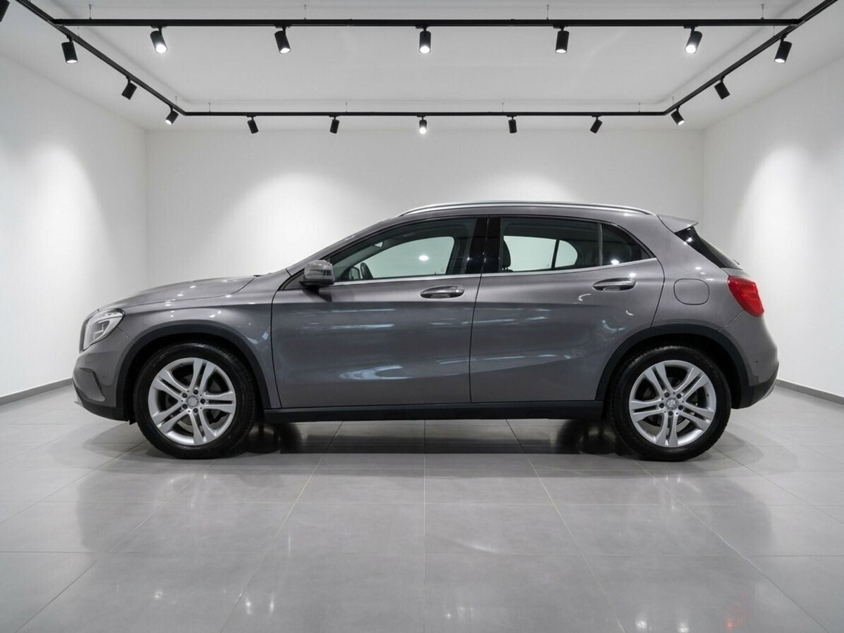 Mercedes-Benz GLA SUV 180 d Automatic Sport (8)