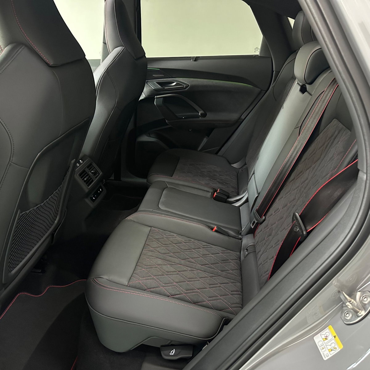 Audi Q5 Sportback 40 2.0 tdi mhev 12V Identity Black quattro s-tronic (18)