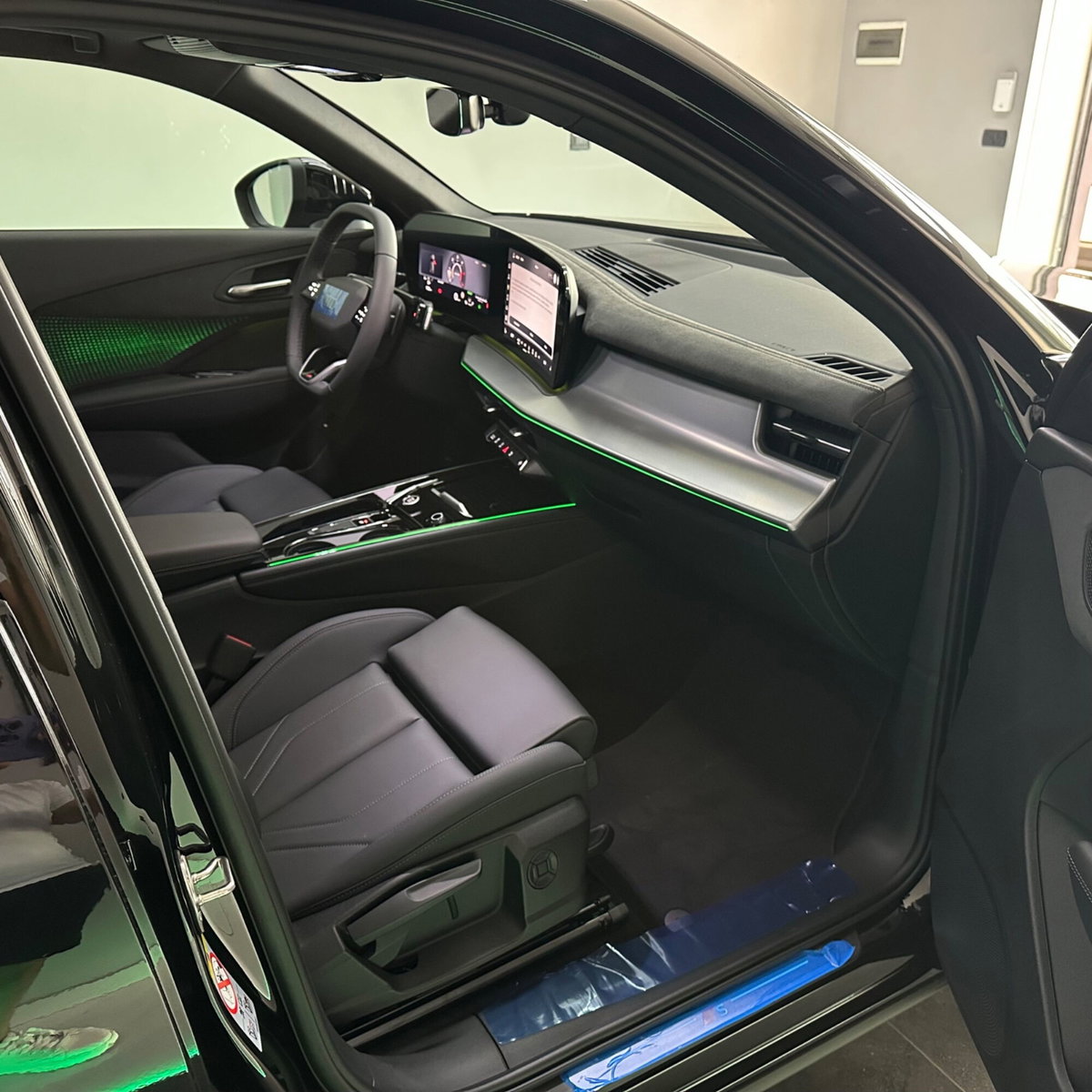 Audi Q3 Sportback 40 2.0 tdi Identity Black quattro 193cv s-tronic (12)