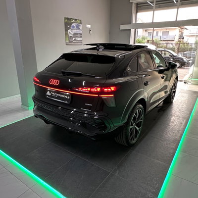 Audi Q3 Sportback 40 2.0 tdi Identity Black quattro 193cv s-tronic (4)